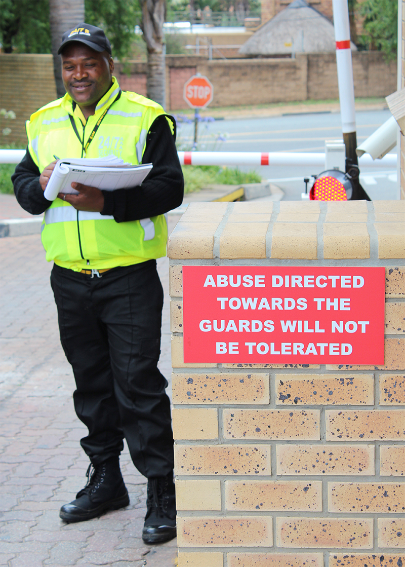 essenhoutboomgateslider0ne